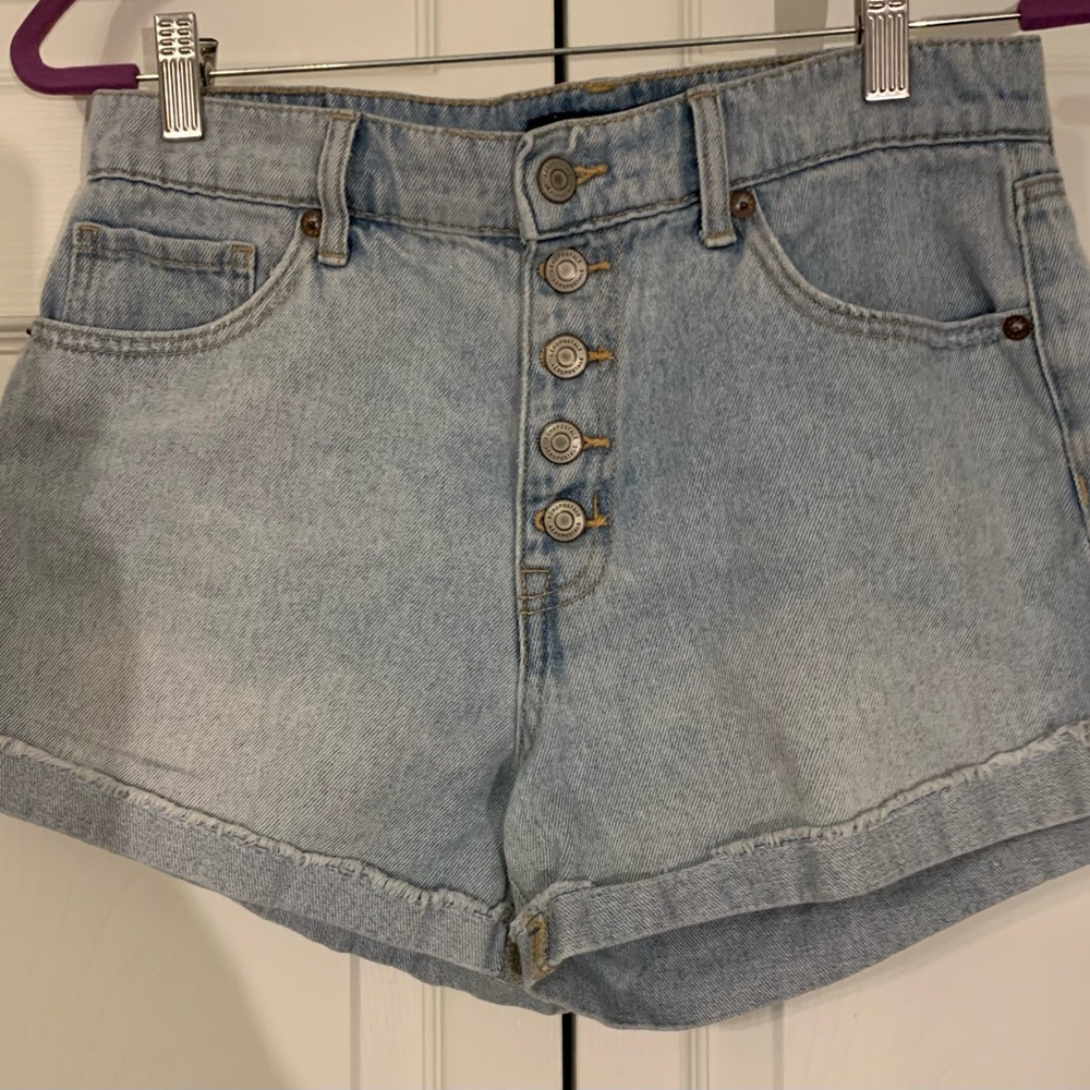 Aeropostale Jean Classic Light Blue Women's Denim Shorts
Size 6 Y2K